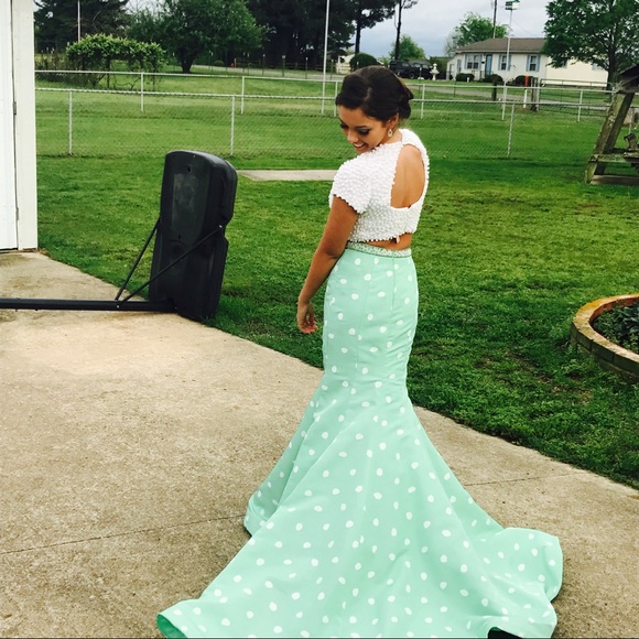 Sherri Hill prom dress - Picture 1 of 5